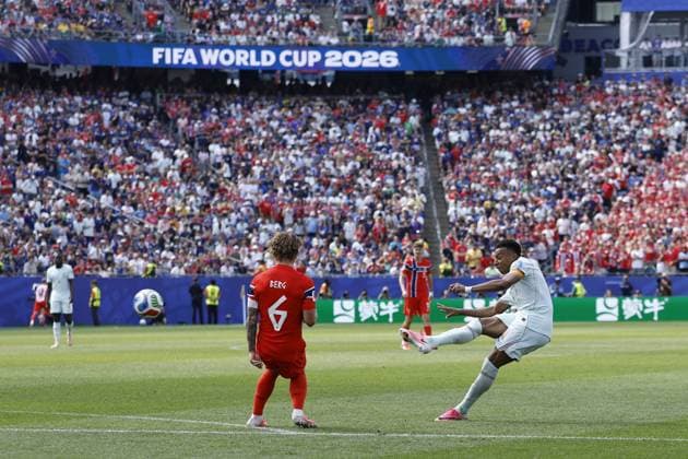 FOXBOROUGH - (LR) Patrick Berg of Norway, Kylian Mbappe of France during the FIFA World Cup, WM, Weltmeisterschaft, Fussball 2026 Group I match between Norway and France at Boston Stadium on June 26, 2026, in Foxborough, United States. MAURICE VAN STEEN ANP FIFA World Cup 2026 2026 xVIxANPxSportx xMauricexvanxSteenxIVx 562097443 originalFilename: 562097443.jpg