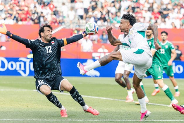Ismail Jakobs of Senegal shoots at goal during the FIFA World Cup, WM, Weltmeisterschaft, Fussball game between Senegal and Iraq at Toronto Stadium on June 26, 2026 in Toronto, Ontario, Canada  Copyright: xCurtisxWongx xSPPx Sportspressphoto_SPR177615