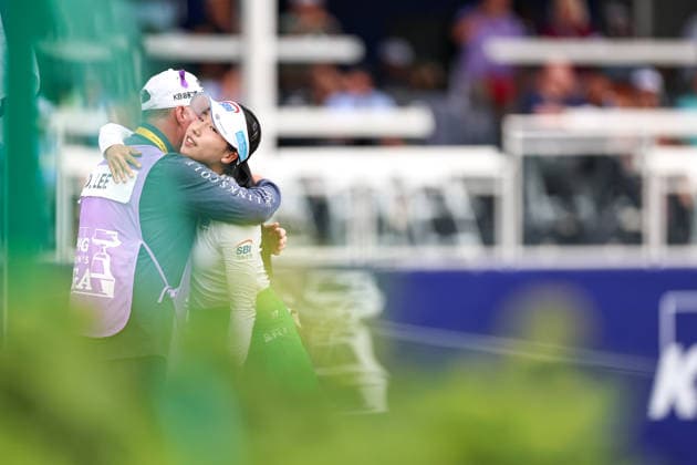 Dongeun Lee of South Korea reacts to her birdie putt on the 18th green during the second round of the 2026 KPMG Women s PGA, Golf Herren Championship at Hazeltine National Golf Club on June 26, 2026 in Chaska, Minnesota. CSM. Chaska USA - ZUMAc04_ 20260626_zma_c04_117 Copyright: xStevenxGarciax