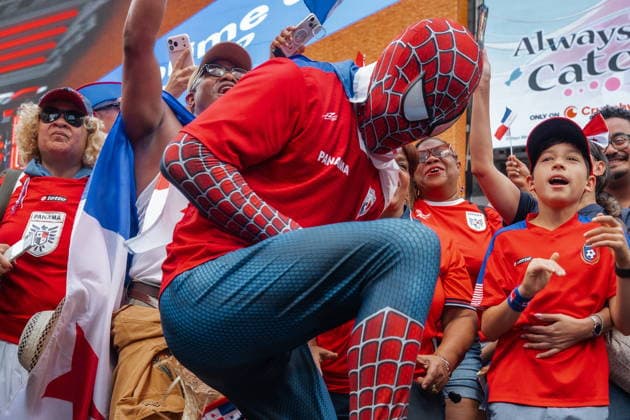 Panama soccer fans take over Times Square Panama soccer fans celebrate in Times Square one day before their team plays against England, in New York, New York USA, 26 June 2026. NEW YORK NEW York United States  Copyright: xOLGAxFEDOROVAx