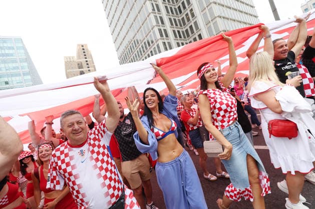 Philadelphia Croatian Flag Thousands of Croatian fans carry a large Croatian flag during a Croatian parade before the FIFA World Cup, WM, Weltmeisterschaft, Fussball 2026 Group L match between Gana and Croatia on June 26, 2026 in Philadelphia, Pennsylvania, United States.  SanjinxStrukic PIXSELL