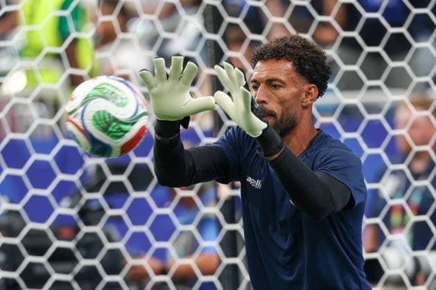 HOUSTON, TX - JUNE 26: Vozinha 1 of Cabo Verde was up ahead of the FIFA World Cup, WM, Weltmeisterschaft, Fussball 2026 Group H match between Cabo Verde and Saudi Arabia on June 26, 2026, at Houston Stadium in Houston, Texas. (Photo by David Buono Icon Sportswire). SOCCER: JUN 26 FIFA World Cup 26 Group H - Cabo Verde vs Saudi Arabia EDITORIAL USE ONLY Icon260626010