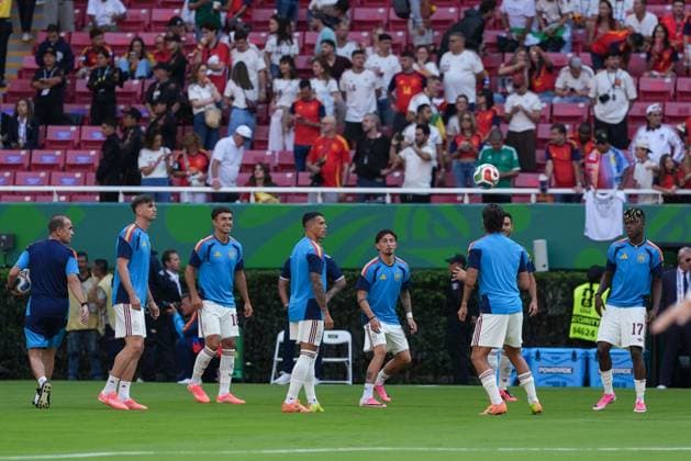 Uruguay v Saudi Arabia - FIFA World Cup, WM, Weltmeisterschaft, Fussball 2026 - Group H ZAPOPAN, MEXICO - JUNE 26: Players of Spain warm up prior the 2026 FIFA World Cup First Stage Group H match between Uruguay and Spain at Estadio Akron (Guadalajara Stadium) in Zapopan, Guadalajara, Mexico on June 26, 2026. Juancho Torres Anadolu Jalisco Mexico. Editorial use only. Please get in touch for any other usage.  Copyright: x2026xAnadoluxJuanchoxTorresx