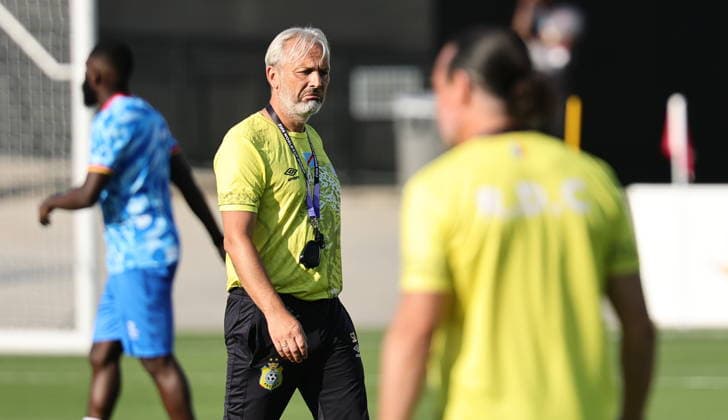 FIFA World Cup, WM, Weltmeisterschaft, Fussball 2026 - DR Congo training session DR Congo national soccer team head coach Sebastien Desabre (C) attends a training session in Kennesaw, Georgia, USA, 26 June 2026. DR Congo faces Uzbekistan on 27 June in a FIFA World Cup 2026 Group K match. KENNESAW United States  Copyright: xRONALDxWITTEKx