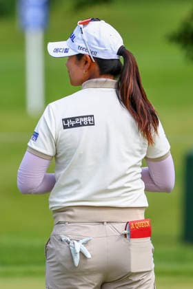 June 26, 2026, Chaska, Minnesota, United States: A LIM KIMÃ¢â‚¬â ¢s scorecard titled Ã¢â‚¬oeA QUEEN:.This is the second day of the 2026 KPMG WomenÃ¢â‚¬â ¢s PGA, Golf Herren Championship at Hazeltine National Golf Course in Chaska Minnesota. Chaska United States - ZUMAt166 20260626_zsp_t166_133 Copyright: xMichaelxTurnerx