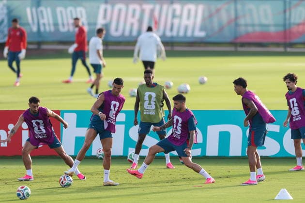 FIFA World Cup, WM, Weltmeisterschaft, Fussball 2026 - Portugal press conference, PK, Pressekonferenz Portugal national soccer team player Cristiano Ronaldo (2-L) during a training session at the training site at Garden District Park ahead of the FIFA World Cup 2026 in Palm Beach, Florida, USA, 27 June 2026. Palm Beach Florida United States  Copyright: xMIGUELxA.xLOPESx