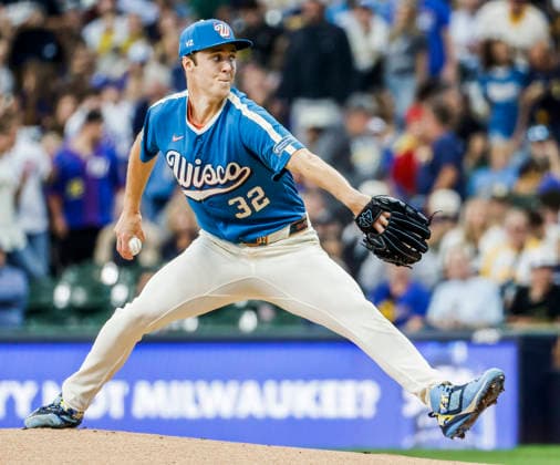 Milwaukee Brewers starting pitcher Jacob Misiorowski throws in the first inning of the MLB, Baseball Herren, USA game between the Chicago Cubs and the Milwaukee Brewers at American Family Field in Milwaukee, Wisconsin on Friday, June 26, 2026.  MIL20260626803 TANNENxMAURY