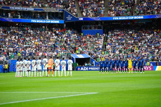 Cape Verde v Saudi Arabia - FIFA World Cup, WM, Weltmeisterschaft, Fussball 2026 - Group H HOUSTON, USA - JUNE 26: Players hold a moment of silence to honor the victims of Venezuela s deadly earthquakes prior the FIFA World Cup 2026 Group H match between Cape Verde and Saudi Arabia at Houston Stadium on June 26, 2026 in Houston, Texas. Hakan Akgun Anadolu Texas United States. Editorial use only. Please get in touch for any other usage.  Copyright: x2026xAnadoluxHakanxAkgunx