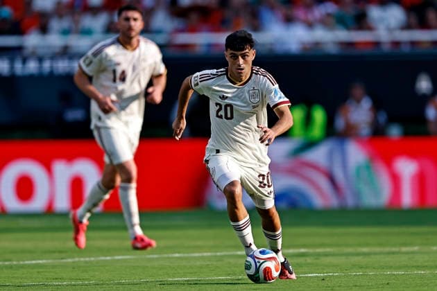 June 26, 2026, Guadalajara, Jalisco, Mexico: Pedri of Spain runs with the ball during the match between Uruguay and Spain for the 3st round of the group H of the FIFA World Cup, WM, Weltmeisterschaft, Fussball 2026, at Guadalajara Stadium, in Guadalajara, Mexico on June 26, 2026. Photo: DiaEsportivo Guadalajara Mexico - ZUMAh208 20260626_zsp_h208_009 Copyright: xHeulerxAndreyx
