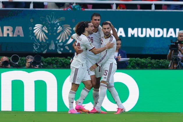 FIFA World Cup, WM, Weltmeisterschaft, Fussball 2026 - Group H - Uruguay vs Spain Alex Baena (R) of Spain celebrates a goal with teammates during the FIFA World Cup 2026 group stage match, Uruguay against Spain in Guadalajara, Mexico, 26 June 2026. GUADALAJARA Mexico  Copyright: xFRANCISCOxGUASCOx