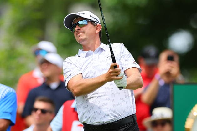 CROMWELL, CT - JUNE 26: Nico Echavarria of Columbia tees off at the first tee during the second round of the PGA, Golf Herren Travelers Championship at TPC River Highlands on June 26, 2026 in Cromwell, Connecticut. (Photo by Rich Graessle Icon Sportswire) GOLF: JUN 26 PGA Travelers Championship EDITORIAL USE ONLY Icon260626278152