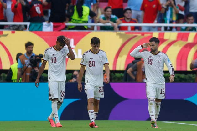 FIFA World Cup, WM, Weltmeisterschaft, Fussball 2026 - Group H - Uruguay vs Spain Alex Baena (R) of Spain celebrates a goal with teammates during the FIFA World Cup 2026 group stage match, Uruguay against Spain in Guadalajara, Mexico, 26 June 2026. GUADALAJARA Mexico  Copyright: xFRANCISCOxGUASCOx
