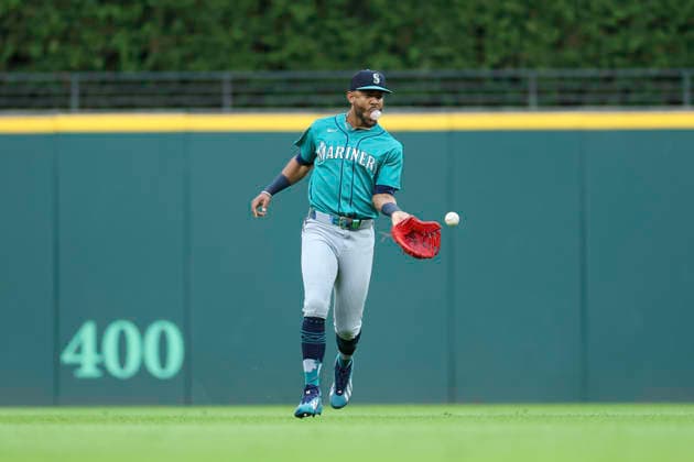 June 26, 2026: Seattle Mariners center fielder Julio RodroÂ­guez (44) catches a bounced ball in the outfield during the first inning of the Major League Baseball game between the Seattle Mariners and Cleveland Guardians at Progressive Field in Cleveland, Ohio. CSM MLB, Baseball Herren, USA 2026: Mariners Vs Guardians JUN 26  - ZUMAc04_ 20260626_zma_c04_247 Copyright: xBrianxFisherx