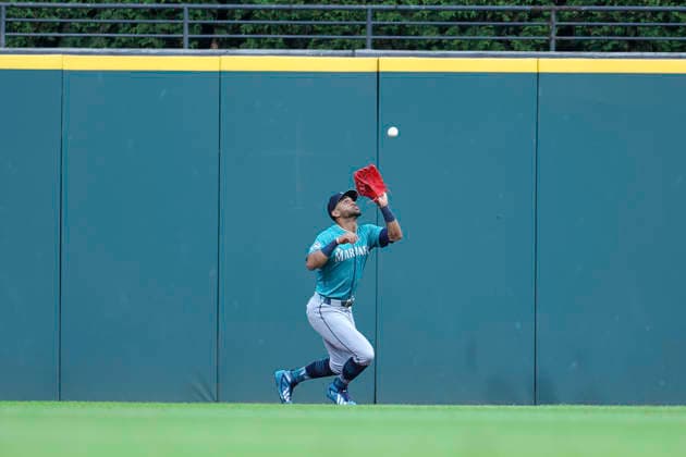 June 26, 2026: Seattle Mariners center fielder Julio RodroÂ­guez (44) catches a fly ball in center field during the first inning of the Major League Baseball game between the Seattle Mariners and Cleveland Guardians at Progressive Field in Cleveland, Ohio. CSM MLB, Baseball Herren, USA 2026: Mariners Vs Guardians JUN 26  - ZUMAc04_ 20260626_zma_c04_263 Copyright: xBrianxFisherx