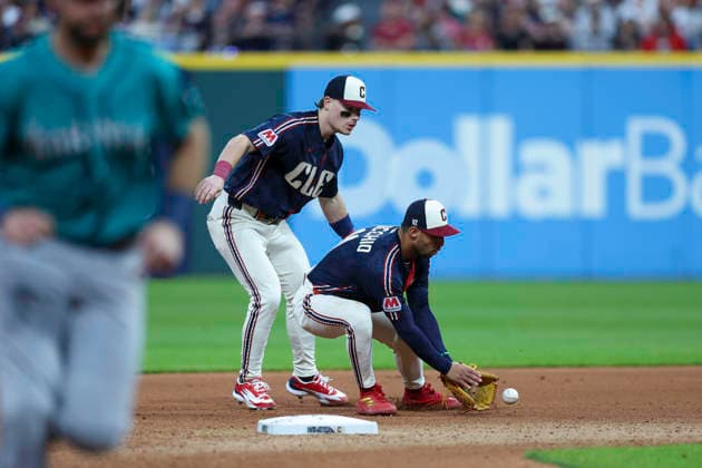 June 26, 2026: Cleveland Guardians shortstop Brayan Rocchio (4) picks up a ground ball during the seventh inning of the Major League Baseball game between the Seattle Mariners and Cleveland Guardians at Progressive Field in Cleveland, Ohio. CSM MLB, Baseball Herren, USA 2026: Mariners Vs Guardians JUN 26  - ZUMAc04_ 20260626_zma_c04_264 Copyright: xBrianxFisherx