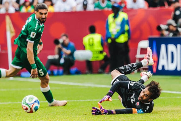 TORONTO, ON - JUNE 26: Goalkeeper Jalal Hassan (12) and defender Akam Hashim (5) of Iraq are seen during second-half stoppage time of the FIFA World Cup, WM, Weltmeisterschaft, Fussball 2026 Group I match between Senegal and Iraq on June 26, 2026, at Toronto Stadium in Toronto, ON. (Photo by Mathew Tsang Icon Sportswire) SOCCER: JUN 26 FIFA World Cup 26 Group I - Senegal vs Iraq EDITORIAL USE ONLY Icon260626042
