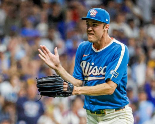 Milwaukee Brewers starting pitcher Jacob Misiorowski reacts after striking out Chicago Cubs right fielder Ian Happ with the bases loaded in the sixth inning of the MLB, Baseball Herren, USA game between the Chicago Cubs and the Milwaukee Brewers at American Family Field in Milwaukee, Wisconsin on Friday, June 26, 2026.  MIL20260626820 TANNENxMAURY