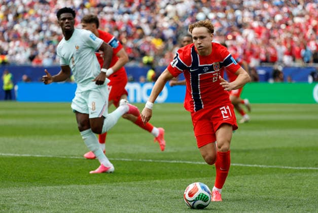 FOXBOROUGH, MA - JUNE 26: Andreas Schjelderup 21 of Norway pushes up field during a FIFA World Cup, WM, Weltmeisterschaft, Fussball 2026 Group I match between Norway and France on June 26, 2026 at Boston Stadium in Foxborough, Massachusetts. (Photo by Fred Kfoury III Icon Sportswire) SOCCER: JUN 26 FIFA World Cup 26 Group I - Norway vs France EDITORIAL USE ONLY Icon482260626007
