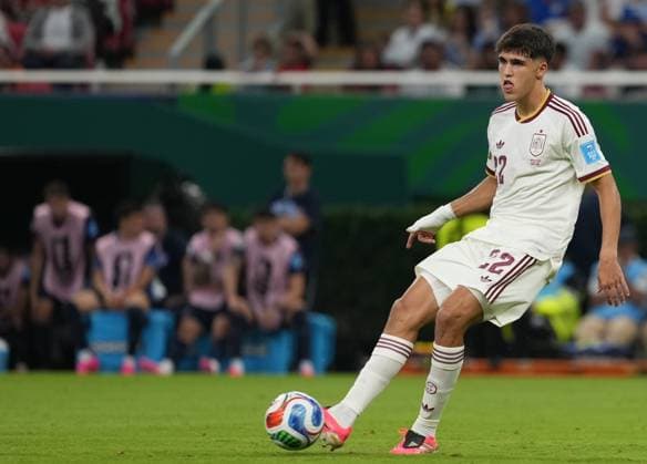 Uruguay v Spain - FIFA World Cup, WM, Weltmeisterschaft, Fussball 2026 - Group H ZAPOPAN, MEXICO - JUNE 26: Pau Cubarsi (22) of Spain in action during the 2026 FIFA World Cup First Stage Group H match between Uruguay and Spain at Estadio Akron (Guadalajara Stadium) in Zapopan, Guadalajara, Mexico on June 26, 2026. Juancho Torres Anadolu Jalisco Mexico. Editorial use only. Please get in touch for any other usage.  Copyright: x2026xAnadoluxJuanchoxTorresx