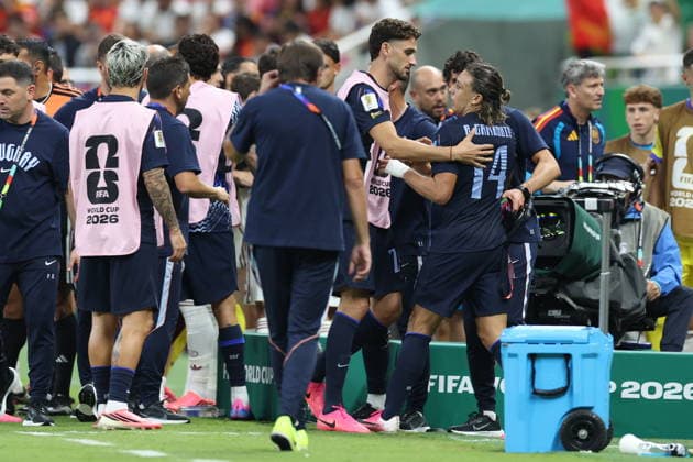FIFA World Cup, WM, Weltmeisterschaft, Fussball 2026 - Group H - Uruguay vs Spain Agustin Canobbio (R) of Uruguay reacts after being sent off during the FIFA World Cup 2026 group stage match Uruguay against Spain in Guadalajara, Mexico, 26 June 2026. GUADALAJARA Mexico  Copyright: xALEXxCRUZx