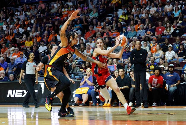 UNCASVILLE, CT - JUNE 26: Sonia Citron 22 of the Washington Mystics drives to the baske tagainst Brittney Griner 42 of the Connecticut Sun during the WNBA, Basketball Damen, USA game between Washington Mystics and Connecticut Sun on June 26, 2026, at Mohegan Sun Arena in Uncasville, CT. (Photo by M. Anthony Nesmith Icon Sportswire) WNBA: JUN 26 Washington Mystics at Connecticut Sun EDITORIAL USE ONLY Icon26062624