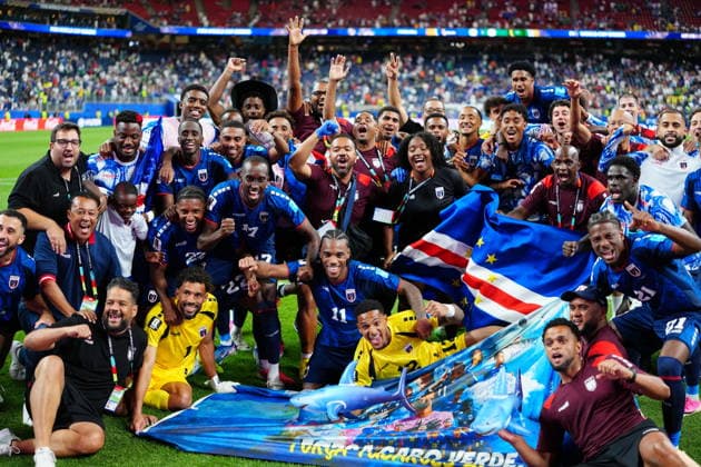 Cape Verde v Saudi Arabia - FIFA World Cup, WM, Weltmeisterschaft, Fussball 2026 - Group H HOUSTON, USA - JUNE 26: Players of Cape Verde celebrate as they qualified for round 32 stage after the FIFA World Cup 2026 Group H match between Cape Verde and Saudi Arabia at Houston Stadium on June 26, 2026 in Houston, Texas. Hakan Akgun Anadolu Texas United States. Editorial use only. Please get in touch for any other usage.  Copyright: x2026xAnadoluxHakanxAkgunx