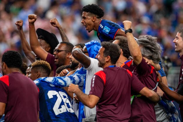 June 26, 2026: Members of team Cape Verde celebrate advancing to the round of 32 after a FIFA World Cup, WM, Weltmeisterschaft, Fussball Group H match between Saudi Arabia and Cape Verde in Houston, TX. .. CSM FIFA World Cup 2026: Saudi Arabia Vs Cape Verde JUN 26  - ZUMAc04_ 20260626_faf_c04_016 Copyright: xTraskxSmithx