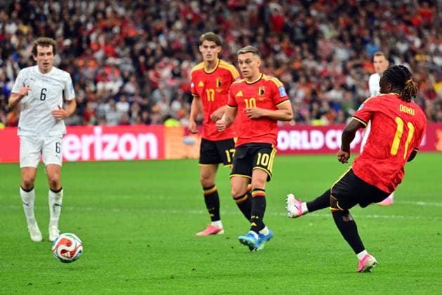 Belgium s Leandro Trossard and Belgium s Jeremy Doku pictured in action during a soccer game between Belgian national team, Nationalteam Red Devils and New Zealand, on Friday 26 June 2026, at the BC Place Vancouver stadium in Vancouver, Canada, the third game in the group stage of the FIFA World Cup, WM, Weltmeisterschaft, Fussball 2026. The Diables Rouges - Rode Duivels were drawn into Group G. DIRKxWAEM  x179494248x
