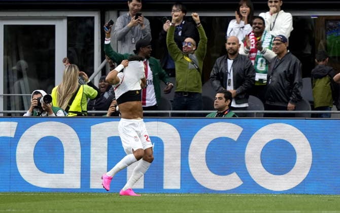 FIFA World Cup, WM, Weltmeisterschaft, Fussball 2026 - Group G - Egypt vs Iran Ramin Rezaeian of Iran celebrates after scoring the 1-1 during the FIFA World Cup 2026 group stage match Egypt against Iran, in Seattle, USA, 26 June 2026. SEATTLE United States  Copyright: xSTEPHENxBRASHEARx