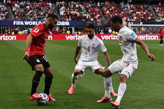 Egypt v Iran - FIFA World Cup, WM, Weltmeisterschaft, Fussball 2026 - Group G SEATTLE, USA - JUNE 26: Mohamed Salah (L) of Egypt in action during the 2026 FIFA World Cup First Stage Group G match between Egypt and IR Iran at Lumen Field (Seattle Stadium) in Seattle, Washington, United States on June 26, 2026. Samah Zidan Anadolu Washington United States. Editorial use only. Please get in touch for any other usage.  Copyright: x2026xAnadoluxSamahxZidanx