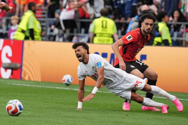 Mostafa Zico (R) of Egypt vies for the ball with Ramin Rezaeian of Iran during a Group G match at the 2026 FIFA World Cup, WM, Weltmeisterschaft, Fussball between Egypt and Iran at Lumen Field in Seattle, United States, 26 June 2026. FIFA World Cup 2026 - Group G - Egypt vs Iran !ACHTUNG: NUR REDAKTIONELLE NUTZUNG!  Copyright: xOmarxAlonsox AME5081 20260627-55020725033_1