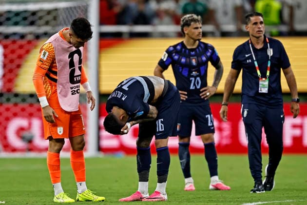 June 26, 2026, Guadalajara, Jalisco, Mexico: Goalkeeper Santiago Mele, MathoÂ­as Olivera of Uruguay shows dejection after the teams 0-1 defeat in the match between the match between Uruguay and Spain for the 3st round of the group H of the FIFA World Cup, WM, Weltmeisterschaft, Fussball 2026, at Guadalajara Stadium, in Guadalajara, Mexico on June 26, 2026. Photo: DiaEsportivo Guadalajara Mexico - ZUMAh208 20260626_zsp_h208_056 Copyright: xHeulerxAndreyx