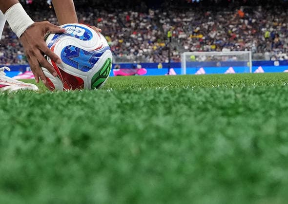 (260627) -- HOUSTON, June 27, 2026 -- Musab Aljuwayr of Saudi Arabia prepares to take a corner kick during the group H match between Cabo Verde and Saudi Arabia at the 2026 FIFA World Cup, WM, Weltmeisterschaft, Fussball at Houston Stadium in Houston, the United States, June 26, 2026. ) (SP)U.S.-HOUSTON-FOOTBALL-FIFA WORLD CUP-GROUP H-CPV VS KSA XiaoxYijiu 