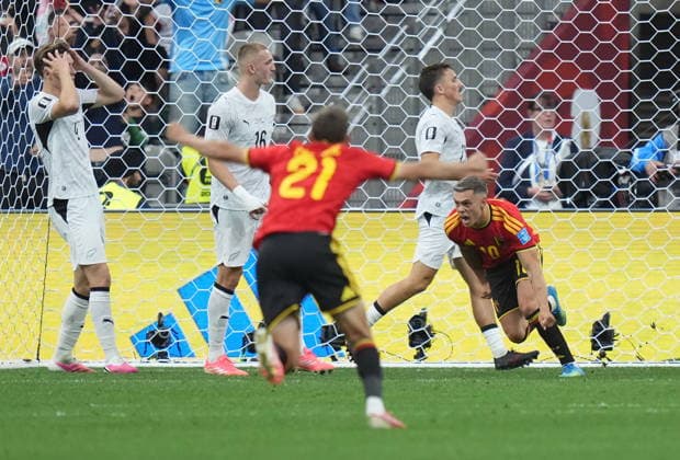June 26, 2026, Vancouver, Bc, CANADA: New Zealand s Tyler Bindon (4), Finn Surman (16) and Ryan Thomas (23) react as Belgium s Leandro Trossard (10) and Timothy Castagne (21) celebrate a goal during the first half of a World Cup Group G soccer match, in Vancouver, on Friday, June 26, 2026. Canada News - June 26, 2026  - ZUMAc35_ 20260626_zaf_c35_348 Copyright: xDarrylxDyckx