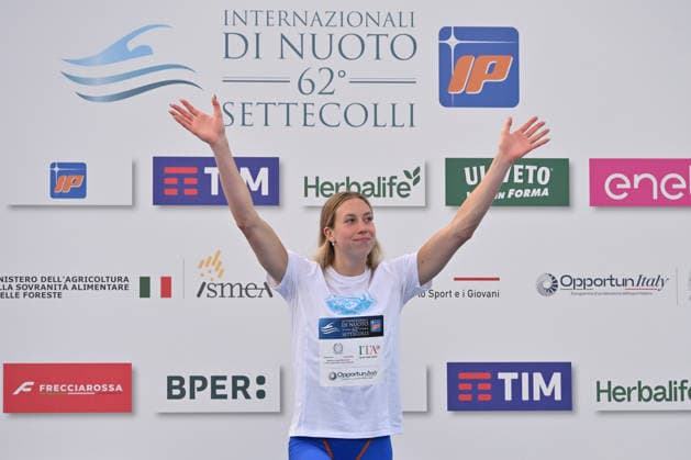 IPA86115024 - Gretchen C. Walsh wins the gold medal in the women s 50-meter butterfly on the first day of the 62nd Settecolli International Swimming Trophy at the Foro Italico in Rome on June 26, 2026.  Copyright: xDomenicoxCippitelli IPAxSportx xx 86115024