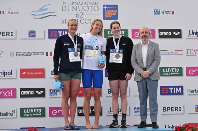 IPA86115134 - SJOESTROEM Sarah, WALSH Gretchen C, and & x9;VANOTTERDIJK Roos during the medal ceremony for the women s 50-meter butterfly on the first day of the 62nd Settecolli International Swimming Trophy at the Foro Italico in Rome on June 26, 2026.  Copyright: xDomenicoxCippitelli IPAxSportx xx 86115134