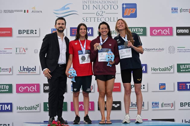 IPA86115089 - MAO Alessandra, HAUGHEY Siobhan and MASCOLO Anna Chiara during the medal ceremony for the women’s 200-meter freestyle on the first day of the 62nd Settecolli International Swimming Trophy at the Foro Italico in Rome, June 26, 2026.  Copyright: xDomenicoxCippitelli IPAxSportx xx 86115089