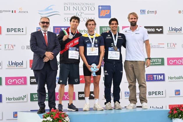 IPA86115133 - ROCCA Francesco, President of the Lazio Region, & x9;RAGAINI Alessandro, DE TULLIO Marco, & x9;Luca De Tullio, and Massimiliano Rosolino during the medal ceremony for the men’s 400-meter freestyle on the first day of the 62nd Settecolli International Swimming Trophy at the Foro Italico in Rome, June 26, 2026.  Copyright: xDomenicoxCippitelli IPAxSportx xx 86115133