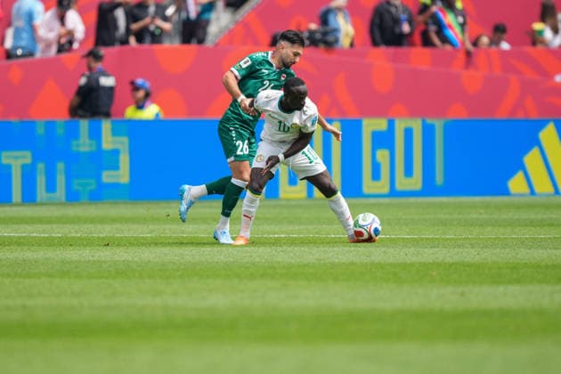 Senegal v Iraq - 2026 FIFA World Cup, WM, Weltmeisterschaft, Fussball Group I Frans Putros 26 of Iraq and Sadio Mane 10 of Senegal battle for the ball during the 2026 FIFA World Cup Group I match between Senegal and Iraq at Toronto Stadium. on June 26, 2026 in Toronto, Canada. (Photo by Leonardo Ramirez Eyepix Group) Copyright: xLeonardoxRamirezx xEyepixxGroupx LR26062026-00561