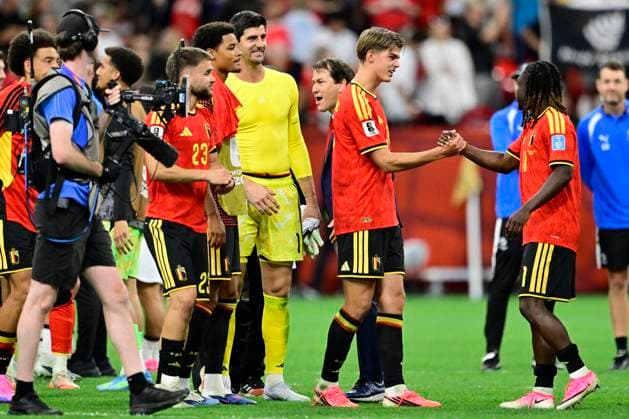New Zealand vs Belgium - FIFA World Cup, WM, Weltmeisterschaft, Fussball 2026 VANCOUVER, CANADA - JUNE 26 : Garcia Rudi head coach of Belgium, Courtois Thibaut goalkeeper of Belgium, De Ketelaere Charles midfielder of Belgium and Doku Jeremy forward of Belgium celebrate the win during the FIFA World Cup 2026 Group G match between New Zealand and Belgium at the BC Place Stadium on June 26, 2026 in Vancouver, Canada, 26 06 2026 Vancouver Canada  Copyright: xJanxDexMeuleneirx