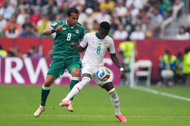 Senegal v Iraq - 2026 FIFA World Cup, WM, Weltmeisterschaft, Fussball Group I Lamine Camara 08 of Senegal and Ibrahim Bayesh 08 of Iraq battle for the ball during the 2026 FIFA World Cup Group I match between Senegal and Iraq at Toronto Stadium. on June 26, 2026 in Toronto, Canada. (Photo by Leonardo Ramirez Eyepix Group) Copyright: xLeonardoxRamirezx xEyepixxGroupx LR26062026-03777