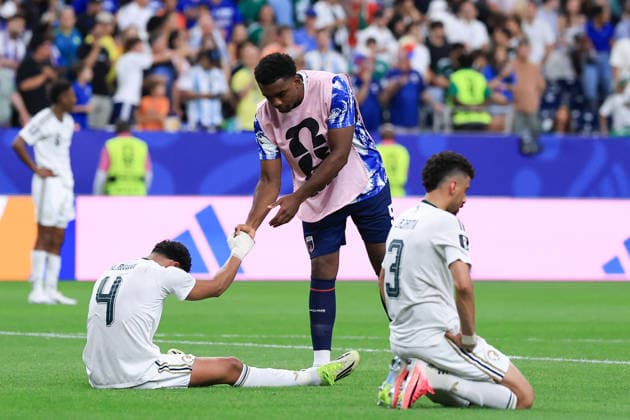 Players of Saudi Arabia reacts at the end a Group H match at the 2026 FIFA World Cup, WM, Weltmeisterschaft, Fussball between Cape Verde and Saudi Arabia at NRG stadium in Houston, United States, 26 June 2026. FIFA World Cup 2026 - Group H - Cape Verde vs Saudi Arabia !ACHTUNG: NUR REDAKTIONELLE NUTZUNG!  Copyright: xCarlosxRamírezx GR6214 0860152574st
