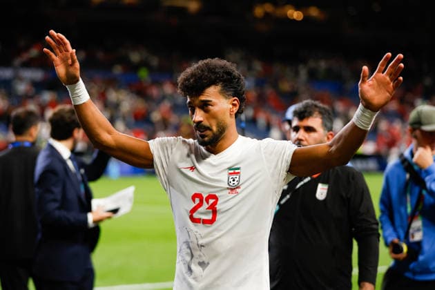 SEATTLE, WA - JUNE 26: Defender Ramin Rezaeian 23 of IR Iran waves to fans after the FIFA World Cup, WM, Weltmeisterschaft, Fussball 2026 Group G match between Egypt and IR Iran on June 26, 2026 at Seattle Stadium in Seattle, Washington. (Photo by Henry Rodenburg Icon Sportswire) SOCCER: JUN 26 FIFA World Cup 26 Group G - Egypt vs IR Iran EDITORIAL USE ONLY Icon260626031
