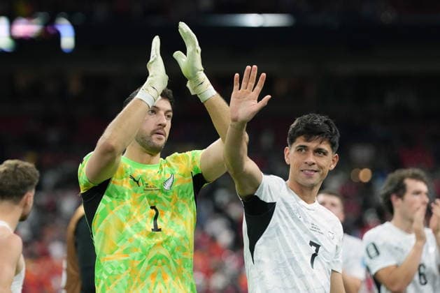 June 26, 2026, Vancouver, Bc, CANADA: New Zealand goalkeeper Max Crocombe (1) and New Zealand s Matthew Garbett (7) wave to the crowd after the loss to Belgium during World Cup Group D soccer match, in Vancouver, on Friday, June 26, 2026. Canada News - June 26, 2026  - ZUMAc35_ 20260626_zaf_c35_414 Copyright: xEthanxCairnsx