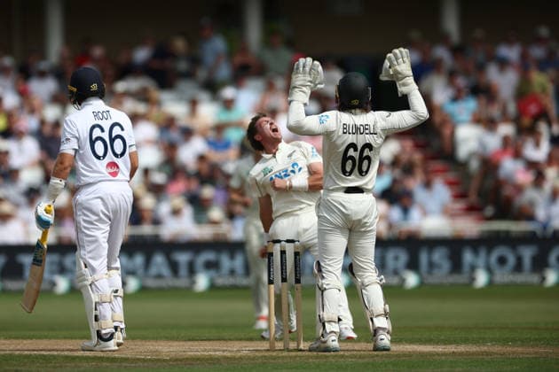 England v New Zealand, International Test Match 2026 WICKET - New Zealand s Nathan Smith celebrates the wicket of England s Joe Root during England and New Zealand at Trent Bridge, Nottingham, UK on 27 June 2026. Nottingham Trent Bridge Nottinghamshire UK Editorial use only , Copyright: xJohnxMallettx PSI-24426-0014