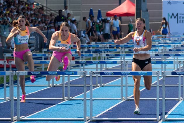 Sandrina Sprengel (GER, VfB Stuttgart), Annik Kaelin (SUI) und Erin Marsh (USA) beim Zieleinlauf. Stadtwerke Ratingen Mehrkampfmeeting 2026, Leichtathletik, 27. u. 28.06.2026 Stadtwerke Ratingen Mehrkampfmeeting 2026, Leichtathletik, 27. u. 28.06.2026 Ratingen *** Sandrina Sprengel (GER), VfB Stuttgart, Annik Kaelin (SUI), and Erin Marsh (USA) at the finish line of the 2026 Stadtwerke Ratingen Combined Events Meet, Track and Field, June 27 and 28, 2026 Stadtwerke Ratingen Combined Events Meet 2026, Track and Field, June 27 and 28, 2026 Ratingen Copyright: xEibner-Pressefoto ThomasxHaeslerx EP_THR