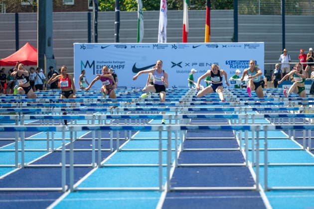 Der 1. Lauf ueber 110m Huerden mit: Paula de Boer (GER, MTV Luebeck), Anna Elisabeth Ehlers (GER, TSV Bayer 04 Leverkusen), Myke van de Wiel (NED), Enni Virjonen (FIN), Leonie Cambours (FRA), Paulina Ligarska (POL) und Anna Hinkelmann (GER, SV Halle). Stadtwerke Ratingen Mehrkampfmeeting 2026, Leichtathletik, 27. u. 28.06.2026 Stadtwerke Ratingen Mehrkampfmeeting 2026, Leichtathletik, 27. u. 28.06.2026 Ratingen *** The first 110-meter hurdles race featuring Paula de Boer (GER), MTV Lübeck, Anna Elisabeth Ehlers (GER), TSV Bayer 04 Leverkusen, Myke van de Wiel (NED), Enni Virjonen (FIN), Leonie Cambours (FRA), Paulina Ligarska (POL), and Anna Hinkelmann (GER), SV Halle Stadtwerke Ratingen Combined Events Meeting 2026, Track and Field, June 27 and 28, 2026 Stadtwerke Ratingen Combined Events Meeting 2026, Track and Field, June 27 and 28, 2026 Ratingen Copyright: xEibner-Pressefoto ThomasxHaeslerx EP_THR