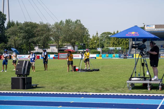 Jeder Schutz vor der Hitze wird genutzt und gesucht. Stadtwerke Ratingen Mehrkampfmeeting 2026, Leichtathletik, 27. u. 28.06.2026 Stadtwerke Ratingen Mehrkampfmeeting 2026, Leichtathletik, 27. u. 28.06.2026 Ratingen *** People are taking advantage of and seeking out any protection from the heat Stadtwerke Ratingen Multi-Event Meet 2026, Track and Field, June 27 and 28, 2026 Stadtwerke Ratingen Multi-Event Meet 2026, Track and Field, June 27 and 28, 2026, Ratingen Copyright: xEibner-Pressefoto ThomasxHaeslerx EP_THR