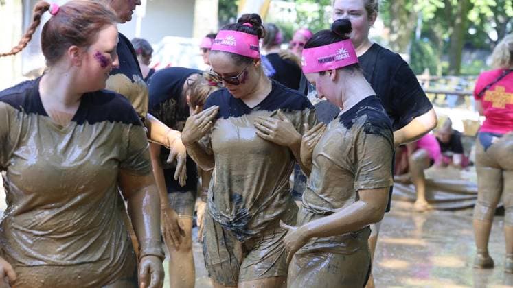 Muddy Angel Run im Sportpark Wedau in Duisburg ** NUR FÜR REDAKTIONELLE ZWECKE ** EDITORIAL USE ONLY **<p>Muddy Angel Run am Samstag den 27.Juni 2026 im Sportpark Wedau in Duisburg Foto : Frank Oppitz FUNKE Foto Services< p> Freizeit, Lifestyle Deutschland NRW Duisburg Copyright: FrankxOppitz *** Muddy Angel Run at Sportpark Wedau in Duisburg ** FOR EDITORIAL USE ONLY ** EDITORIAL USE ONLY ** p Muddy Angel Run on Saturday, June 27, 2026, at Sportpark Wedau in Duisburg Photo by Frank Oppitz, FUNKE Photo Services p Leisure, Lifestyle Germany, North Rhine-Westphalia, Duisburg Copyright FrankxOppitz Copyright: FrankxOppitz doc86gxbk486772rqtc8ao ,EDITORIAL USE ONLY