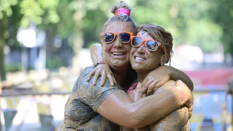 Muddy Angel Run im Sportpark Wedau in Duisburg ** NUR FÜR REDAKTIONELLE ZWECKE ** EDITORIAL USE ONLY **<p>Muddy Angel Run am Samstag den 27.Juni 2026 im Sportpark Wedau in Duisburg Foto : Frank Oppitz FUNKE Foto Services< p> Freizeit, Lifestyle Deutschland NRW Duisburg Copyright: FrankxOppitz *** Muddy Angel Run at Sportpark Wedau in Duisburg ** FOR EDITORIAL USE ONLY ** EDITORIAL USE ONLY ** p Muddy Angel Run on Saturday, June 27, 2026, at Sportpark Wedau in Duisburg Photo by Frank Oppitz, FUNKE Photo Services p Leisure, Lifestyle Germany, North Rhine-Westphalia, Duisburg Copyright FrankxOppitz Copyright: FrankxOppitz doc86gxasng6qa1f512z1pde ,EDITORIAL USE ONLY